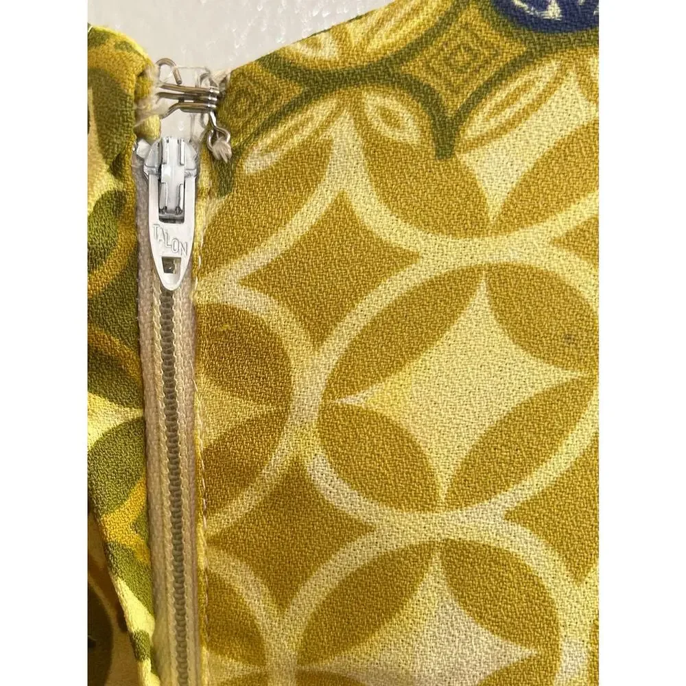 1960s Mod Geometric Print Dress with Scarf & Belt - Picture 9 of 10